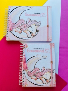 Imagem do Kit Livro do Bebê / Caderneta Vacina + brinde Body - Tema Unicórnio Luxo