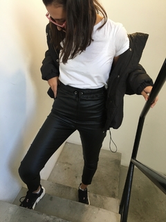 Pantalon elastizado engomado en internet