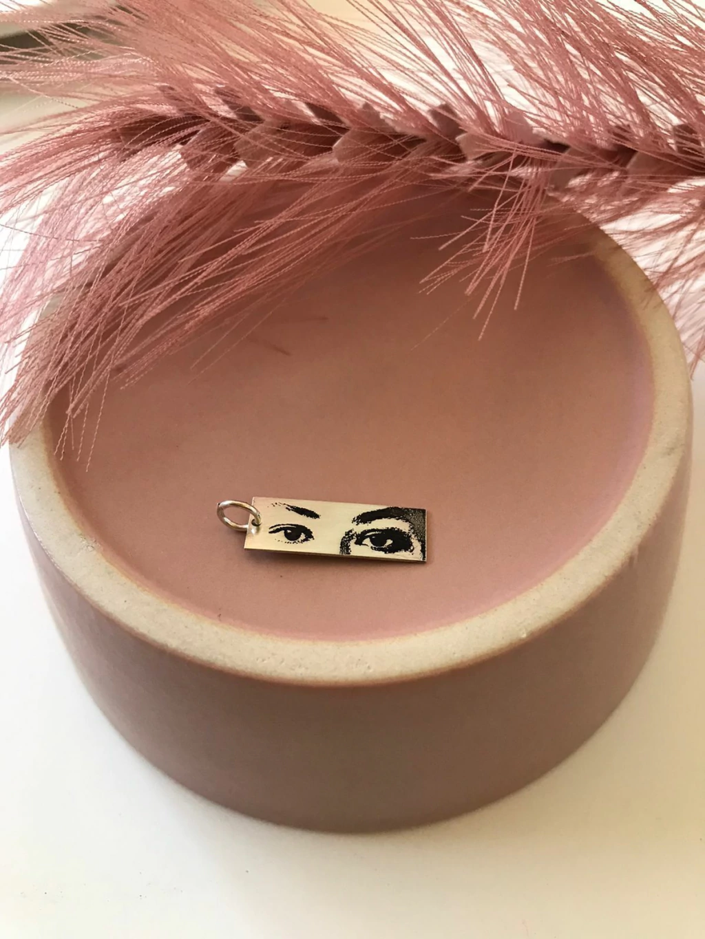 Pingente Plaquinha – Olho Personalizável