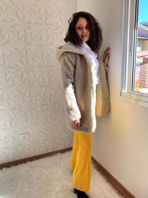 Casaco Teddy Carneirinho com Capuz