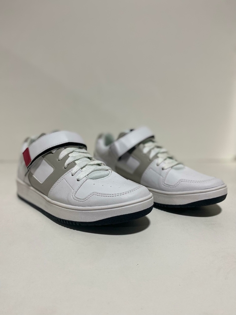 Sneak Kickflip Low S11000-00