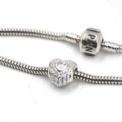 Imagen de Pulsera Cierre Brillo Pandora con Dije Corazón Circones Plata 925