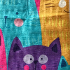 Delantal Gatito de Colores Vivos - CLB