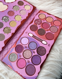 Paleta Kevin & Coco 68 colores de sombras, rubor, contorno e iluminador - BBbox