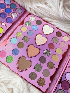 Paleta Kevin & Coco 68 colores de sombras, rubor, contorno e iluminador