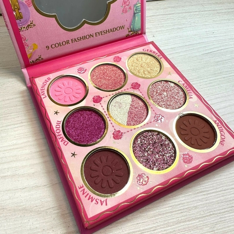 Paleta de sombras Kevin & Coco 9 colores tonos en rosa y marrones.