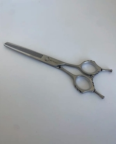 Kit Tesoura De Corte + Tesoura Dentada - 7.0 Matsuka - Lugi Distribuidora