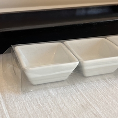 Cuencos cuadrados cerámica blanca para salsa soja / dips x 4. - comprar online