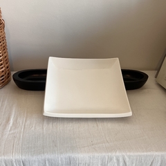 Plato / bandeja cuadrada par sushi en porcelana final Mide 23 cm de cada lado. - El campito antigüedades