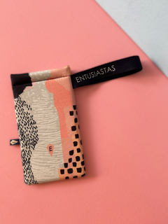 Funda para celular Upsala en internet
