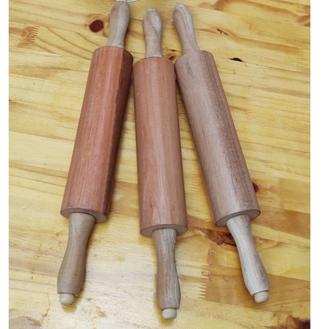 Rolo de macarrão massa pão pizza de madeira