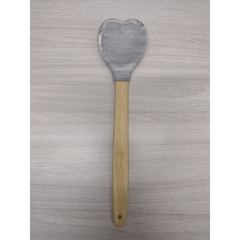 Espátula de silicone com cabo de bambu em formato de coração - loja online