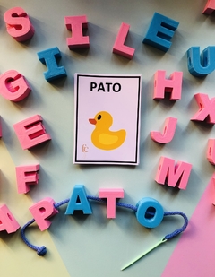 Enhebrado de letras