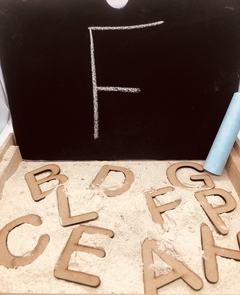Caja arena con letras - comprar online