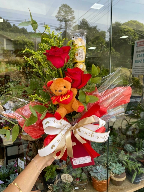 Ram. 2 rosas + Ferrero Rocher + mini-urso