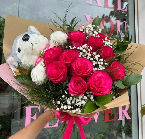 Buquê de 12 rosas pink + pelúcia personalizável