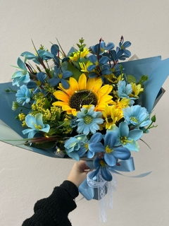 Buquê Van Gogh Eterno Iluminado + cartão Noite Estrelada (flores artificiais) na internet