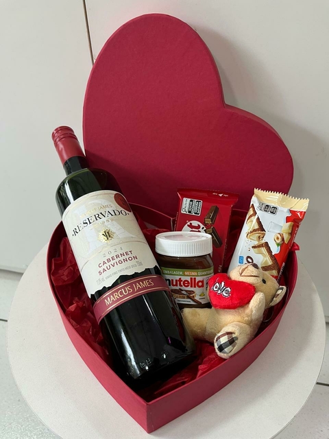 Caixa coração recheado com vinho - comprar online