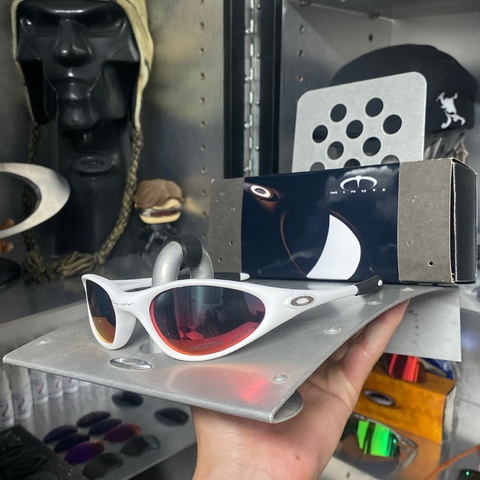 Minute White Polished nas Prizm torch