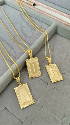 Colar Inicial Placa - comprar online