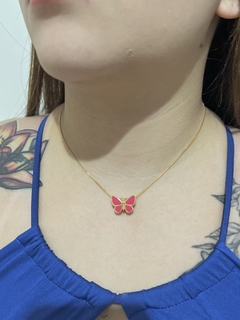 Colar Borboleta Resinado - comprar online