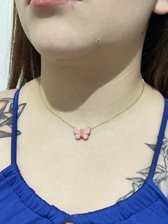 Colar Borboleta Resinado na internet