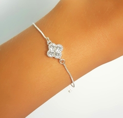 Pulseira Mini Trevo Cravejada