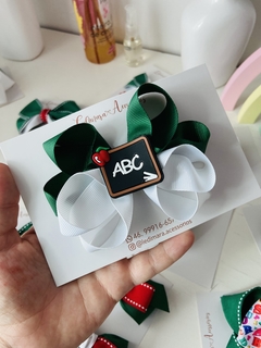 Laços escolar G (12cm) ou M (9cm)- unidade- presilha - comprar online