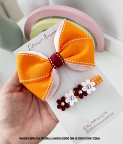 Conjunto escolar G ou M- Clips+laço na internet