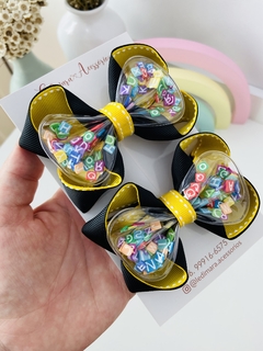 Parzinho escolar letrinhas M- 8,5 cm- par - presilha - comprar online