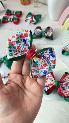 Laços escolar alfabeto G- 10cm - unidade- presilha ou Rabico - comprar online