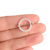 Piercing de mamilo cravejado