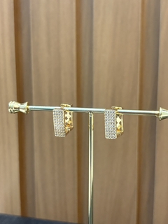Argola quadrada cravejada - comprar online