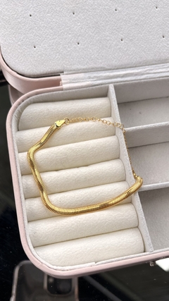 Pulseira malha dourada na internet