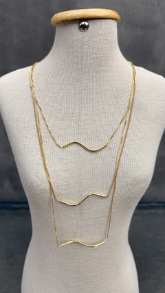 Colar triplo dourado