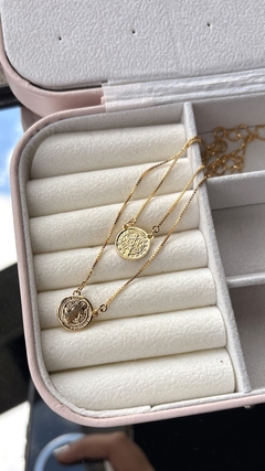 Escapulário medalha São Bento dourado - comprar online