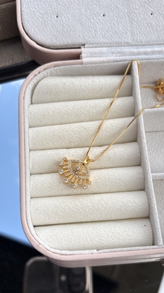 Colar olho grego cravejado dourado - comprar online