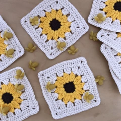 Posavasos girasol artesanal hecho a mano en crochet. Ideal para apoyar vasos, tazas, el mate, tu plantita preferida y todo lo que se te ocurra. Objeto botánico que integra la esencia y sabiduría de la manzanilla a tus momentos cotidianos.