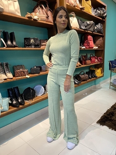 Conjunto feminino blusa manga longa e gola + calça fler (verde claro)