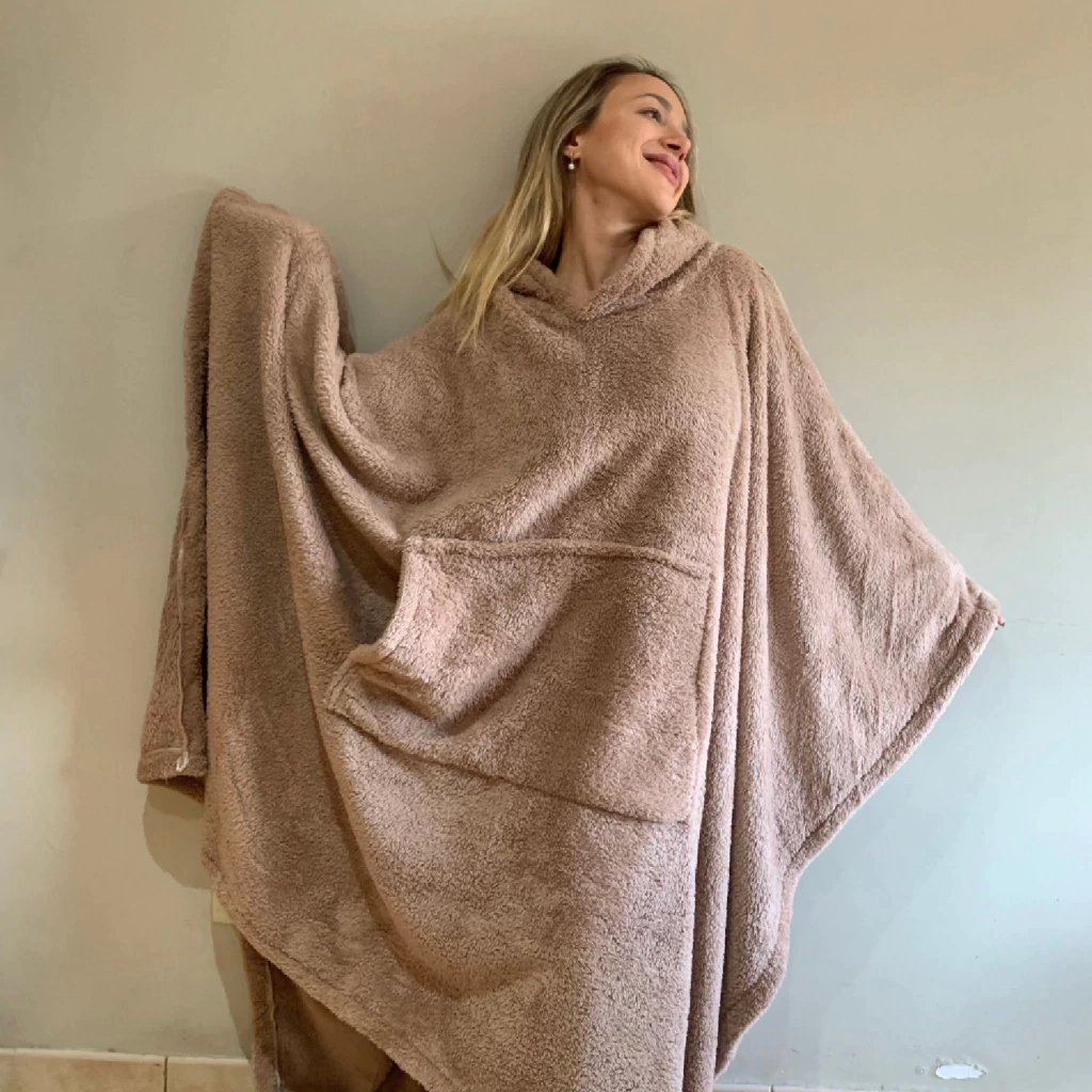 PONCHO GIGANTE BEIGE