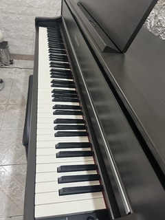 Piano Yamaha Clavinova CLP-775 / 5 meses de uso en internet