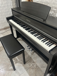 Piano Yamaha Clavinova CLP-775 / 5 meses de uso