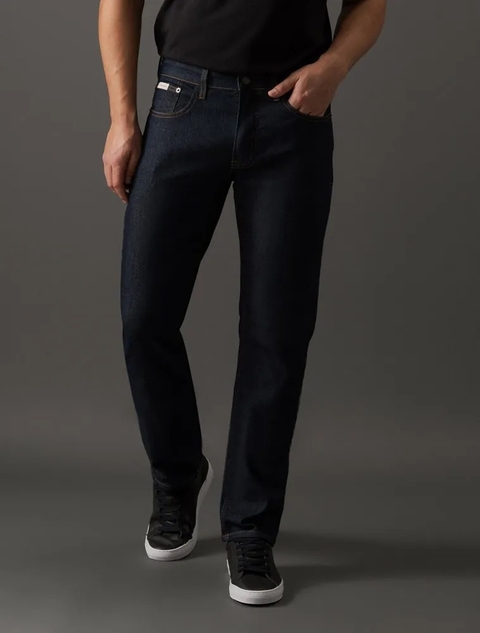 Calça Jeans Masculina Slim Cintura Baixa Tom Médio Calvin Klein Jeans Azul Médio CKJM305_0585