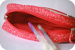 Estojo com bolso frontal Chapéuzinho Vermelho na internet
