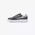 Zapatillas FILA Arcade Kids negras con detalles blancos y suela blanca para niños