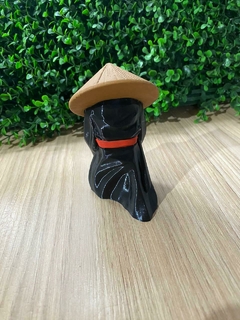 Porta Sahumerio Samurái con Cinturón Rojo - comprar online