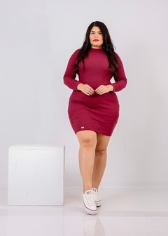 Vestido PLUS gola alta manga longa na internet