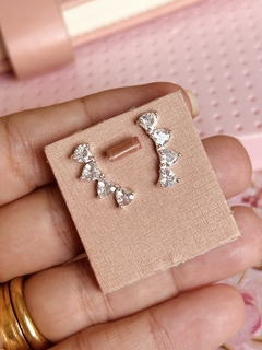 Mini Ear cuff Cravejado na internet