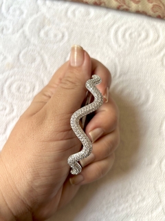 Bracelete ondulado cravejado na internet