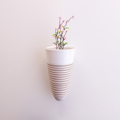 Vaso de Parede Cone - Frisado
